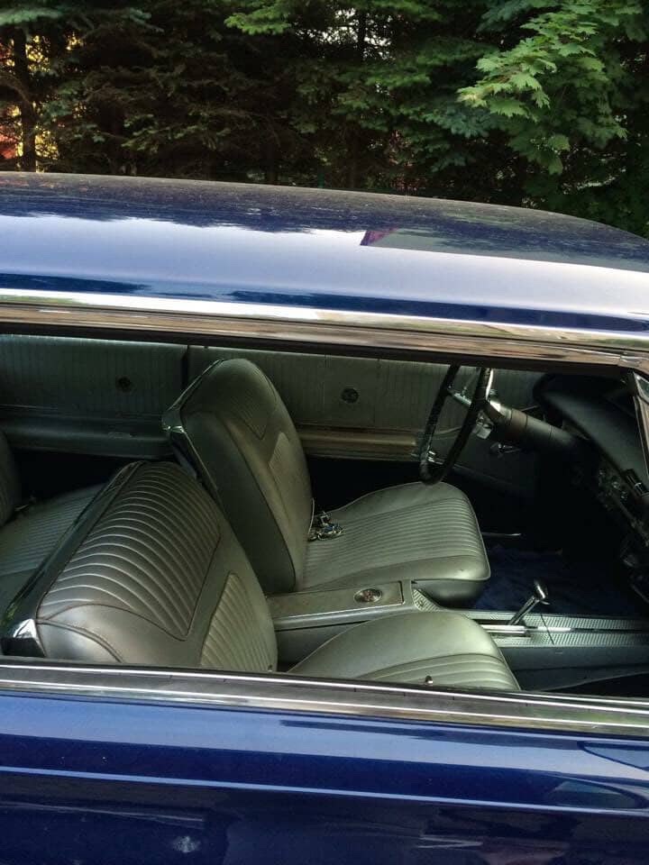 Innenraum des Chevrolet Impala 1964 vorne